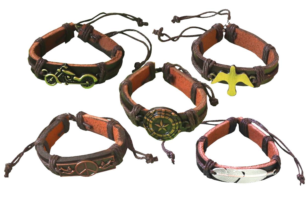 Lederarmband mit Metallemblem